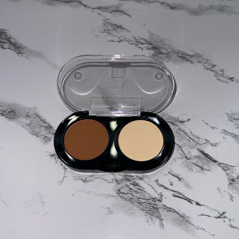 NWOB  Bobbi Brown concealer Golden/Pale Yellow
Never used
No box